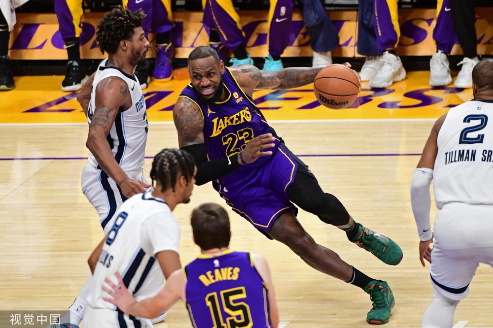 更为年轻球 更为年轻球